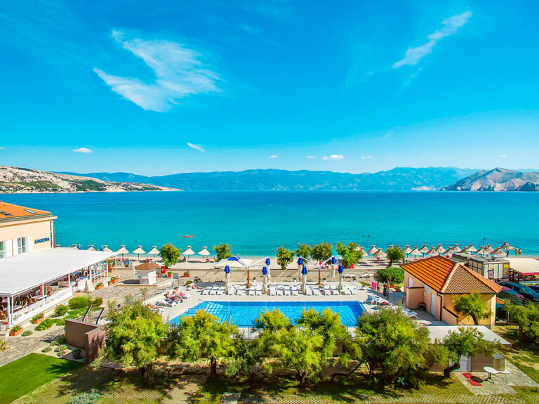 Hotel Dobrovit