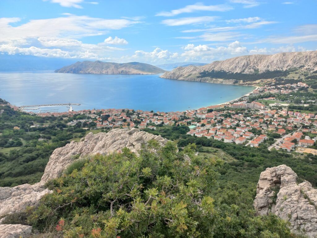 Staza od Bašćanske ploče do vrha Zakam