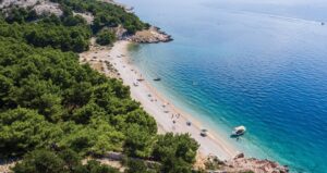 Plaža Vrženica pod istoimenim kanjonom