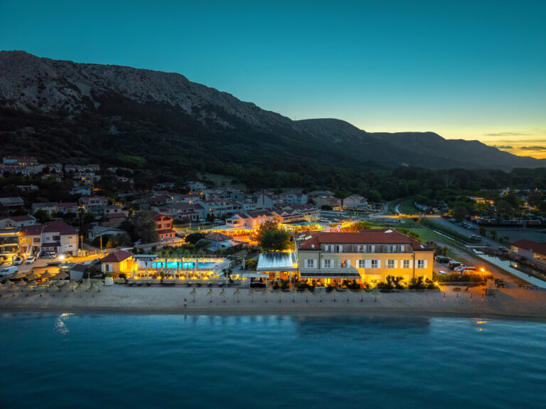 Hotel Dobrovit